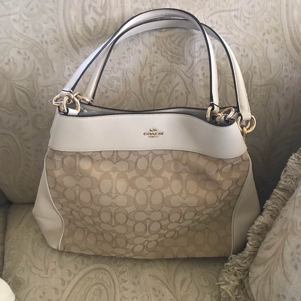NWT Coach shoulder bag khaki/ chalk